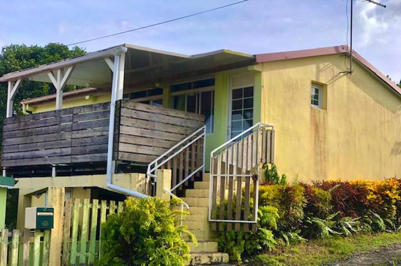 Maison Douce A Riviere-Salee Avec Vue Sur Jardin & Montagne Exterior photo
